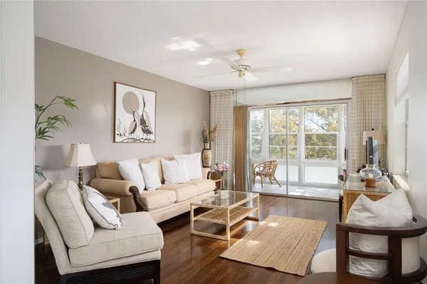 Property Slideshow image 2 of 34 | 40 vista gardens trl apt 201, Vero Beach, FL, 32962