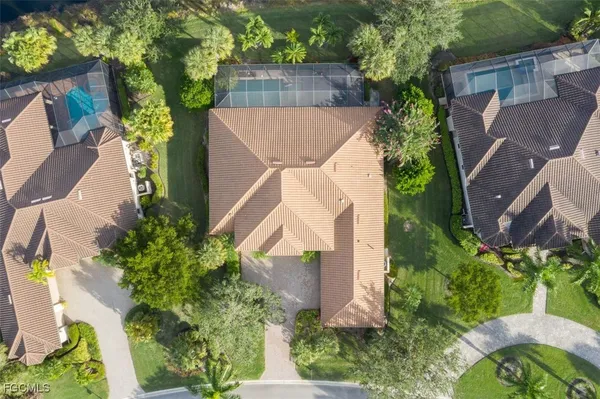 Property Slideshow image 3 of 41 | 3811 mossy oak dr, Fort Myers, FL, 33905