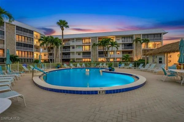 Property Slideshow image 2 of 20 | 3000 gulf shore blvd 106, Naples, FL, 34103