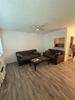 Property Slideshow image 2 of 13 | 118 e salisbury e 118, West Palm Beach, FL, 33417