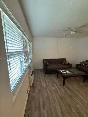 Property Slideshow image 3 of 13 | 118 salisbury e unit e, West Palm Beach, FL, 33417