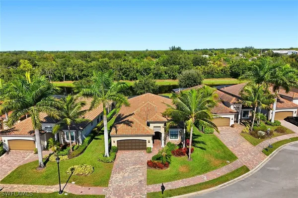 Property Slideshow image 2 of 46 | 2906 aviamar cir, Naples, FL, 34114