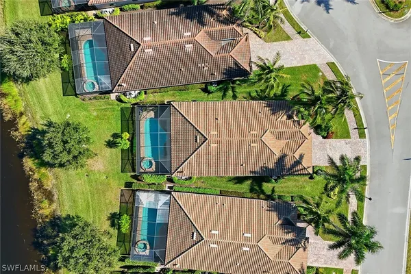 Property Slideshow image 3 of 46 | 2906 aviamar cir, Naples, FL, 34114
