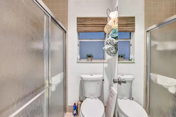 Property Slideshow image 3 of 27 | 6137 rainbow cir, ,, FL, 33463