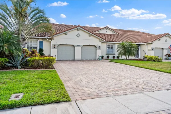 Property Slideshow image 2 of 36 | 6405 oxford cir unit 102b, Vero Beach, FL, 32966