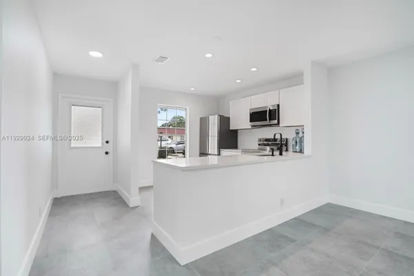 Property Slideshow image 2 of 29 | 737 nantucket cir b, Lake Worth, FL, 33467