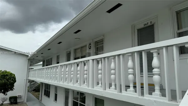 Property Slideshow image 2 of 23 | 163 coventry g # 163, West Palm Beach, FL, 33417