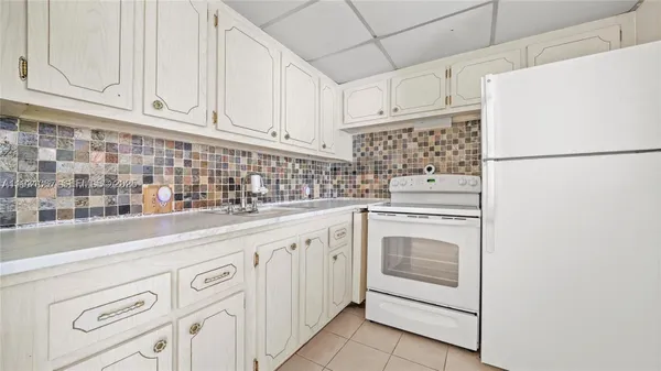 Property Slideshow image 2 of 10 | 79 suffolk b 79, Boca Raton, FL, 33434
