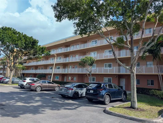 Property Slideshow image 2 of 49 | 4723 lucerne lakes blvd e unit e 634, Lake Worth, FL, 33467