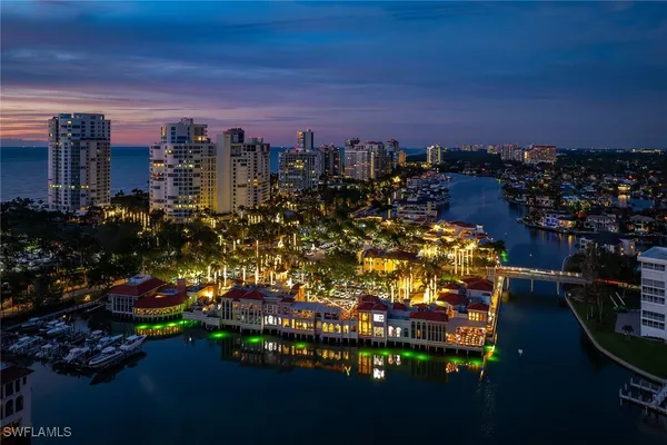 Property Slideshow image 2 of 50 | 3430 gulf shore blvd 4i, Naples, FL, 34103