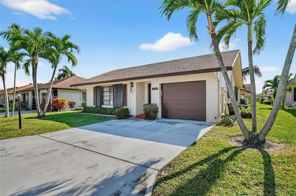 Property Slideshow image 3 of 41 | 6310 tall cypress cir, Greenacres, FL, 33463