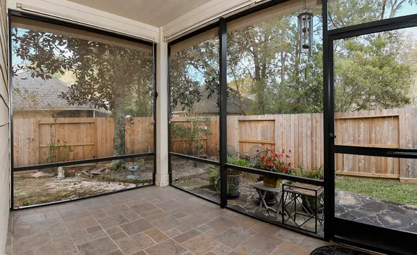 Property Slideshow image 3 of 30 | 15 lilac ridge pl, The Woodlands, TX, 77384