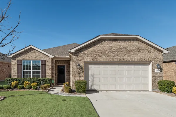 Property Slideshow image 2 of 35 | 7997 reservoir dr, Frisco, TX, 75036