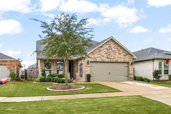 Property Slideshow image 2 of 50 | 28711 tara ridge ct, Fulshear, TX, 77441