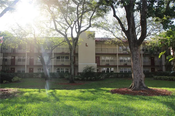 Property Slideshow image 3 of 22 | 200 sw 132nd way 104l, Pembroke Pines, FL, 33027