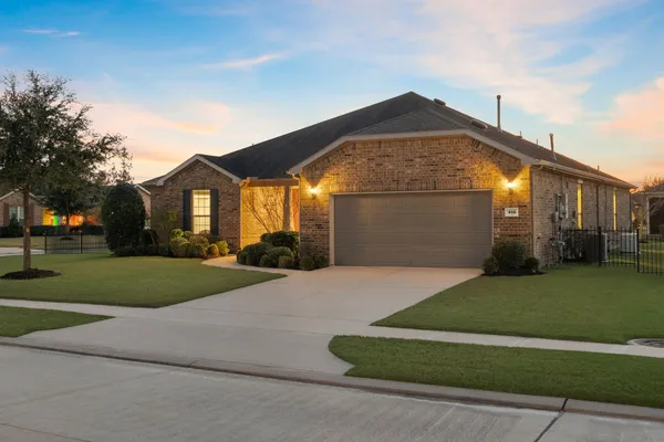 Property Slideshow image 3 of 50 | 415 spindrift cir, Richmond, TX, 77469