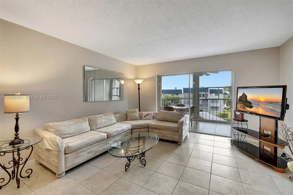 Property Slideshow image 2 of 29 | 7897 golf circle dr apt 309, Margate, FL, 33063