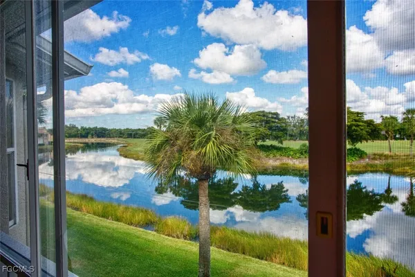 Property Slideshow image 3 of 45 | 10528 washingtonia palm way 4726, Fort Myers, FL, 33966