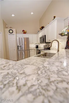 Property Slideshow image 2 of 31 | 9595 hemingway ln 4103, Fort Myers, FL, 33913