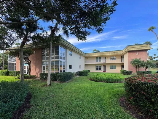 Property Slideshow image 3 of 36 | 2 vista gardens trl 106, Vero Beach, FL, 32962