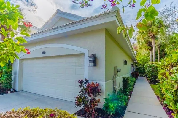 Property Slideshow image 3 of 39 | 4501 cardinal cove ln, Naples, FL, 34114