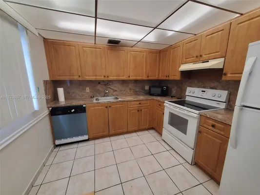 Property Slideshow image 2 of 9 | 13355 sw 9th ct 101h, Pembroke Pines, FL, 33027