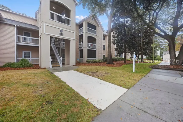 Property Slideshow image 2 of 44 | 380 marshland rd e18, Hilton Head Island, SC, 29926