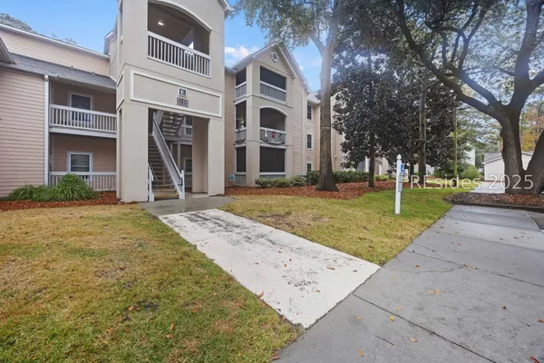 Property Slideshow image 3 of 55 | 380 marshland rd e18, Hilton Head Island, SC, 29926