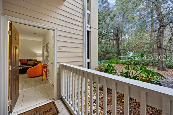Property Slideshow image 3 of 44 | 380 marshland rd e18, Hilton Head Island, SC, 29926