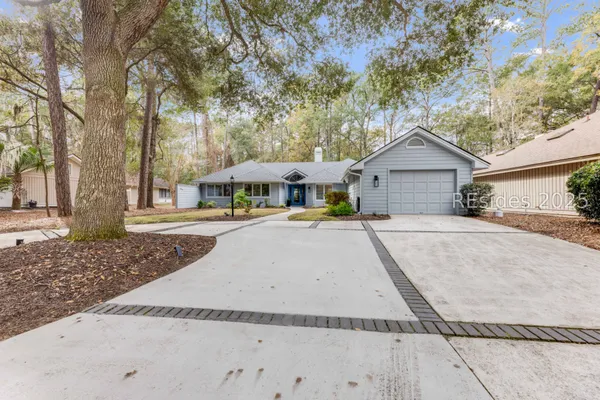 Property Slideshow image 2 of 43 | 8 edgewood ct, Hilton Head Island, SC, 29926