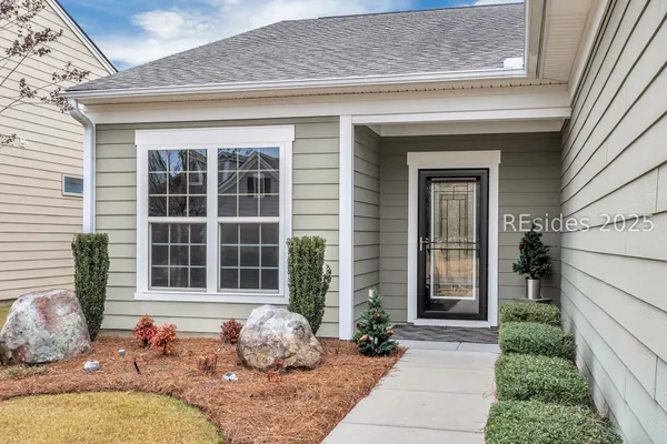 Property Slideshow image 3 of 31 | 117 valleybrooke ct s, Okatie, SC, 29909
