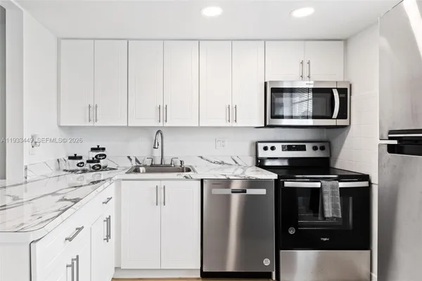 Property Slideshow image 2 of 20 | 7605 nw 5th pl 103, Margate, FL, 33063