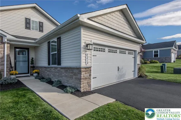 Property Slideshow image 3 of 63 | 4214 mimosa ln, Whitehall, PA, 18052