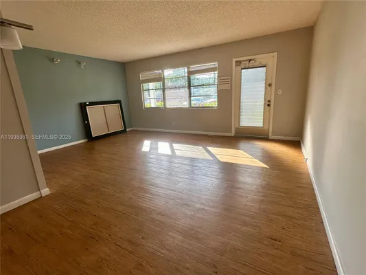 Property Slideshow image 3 of 24 | 1058 harwood e unit e, Deerfield Beach, FL, 33442