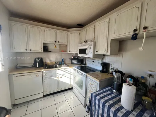 Property Slideshow image 3 of 32 | 1225 nw 21st st # 14-1410, Stuart, FL, 34994
