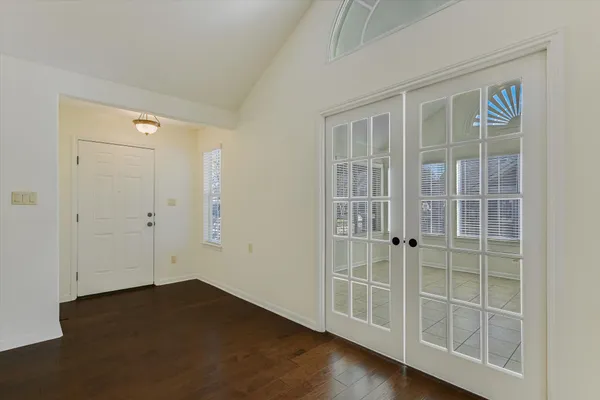Property Slideshow image 3 of 33 | 30 wildwood dr 111, Georgetown, TX, 78633