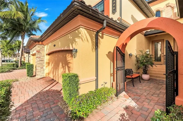 Property Slideshow image 3 of 37 | 28061 cookstown ct 4002, Bonita Springs, FL, 34135