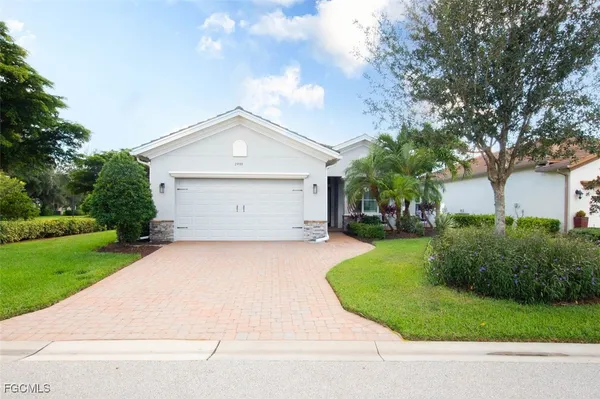 Property Slideshow image 2 of 46 | 2999 willow ridge ct, Fort Myers, FL, 33905