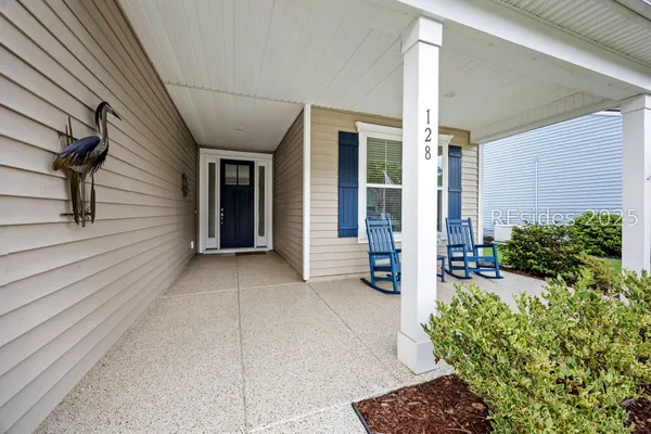 Property Slideshow image 3 of 61 | 128 carolina oaks ave, Bluffton, SC, 29909