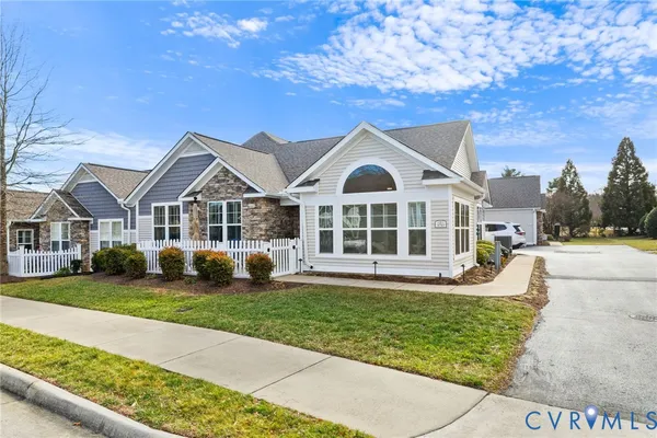 Property Slideshow image 2 of 46 | 5753 magnolia shore ln, Chester, VA, 23831