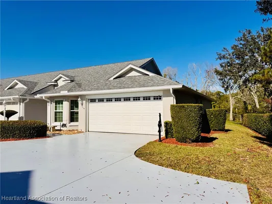 Property Slideshow image 3 of 33 | 2024 ashley oaks cir, Sebring, FL, 33870