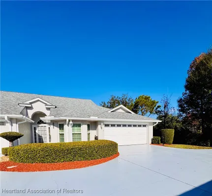 Property Slideshow image 3 of 34 | 2024 ashley oaks cir, Sebring, FL, 33870