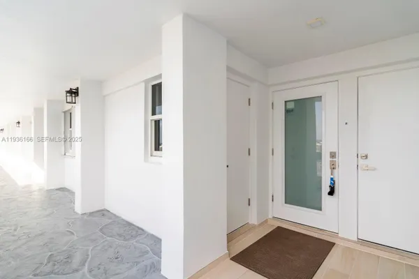 Property Slideshow image 3 of 26 | 1012 n ocean blvd 1507, Pompano Beach, FL, 33062
