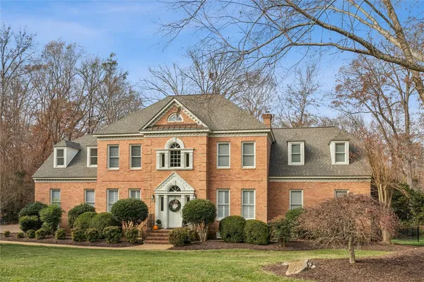 Property Slideshow image 3 of 43 | 120 roffinghams way, Williamsburg, VA, 23185