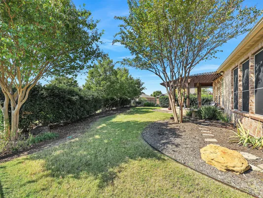Property Slideshow image 2 of 38 | 6073 prairie bend ln, Frisco, TX, 75036