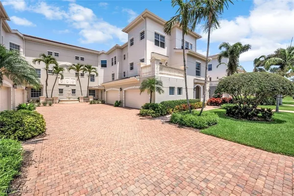 Property Slideshow image 2 of 35 | 510 avellino isles cir 2-202, Naples, FL, 34119