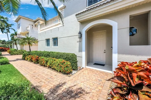 Property Slideshow image 3 of 35 | 510 avellino isles cir 2-202, Naples, FL, 34119