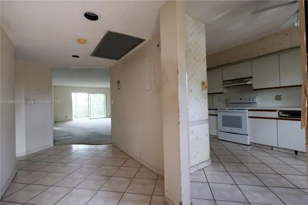 Property Slideshow image 2 of 17 | 1705 andros isle e3, Coconut Creek, FL, 33066