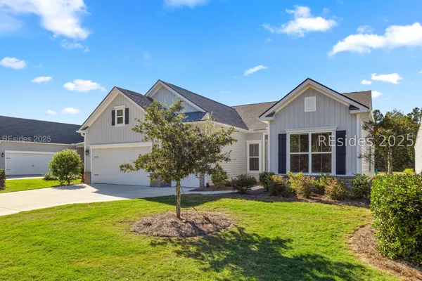 Property Slideshow image 3 of 50 | 46 carolina oaks ave, Bluffton, SC, 29909