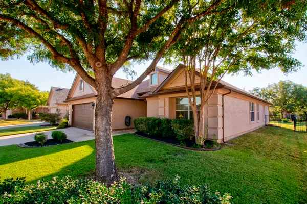 Property Slideshow image 3 of 35 | 9605 orangewood trl, Denton, TX, 76207